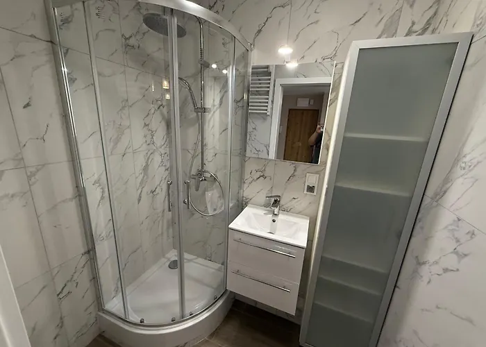 Self Check-in Free Parking